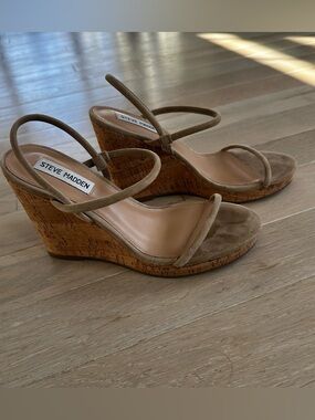 Steve Madden taupe cork wedge sandals